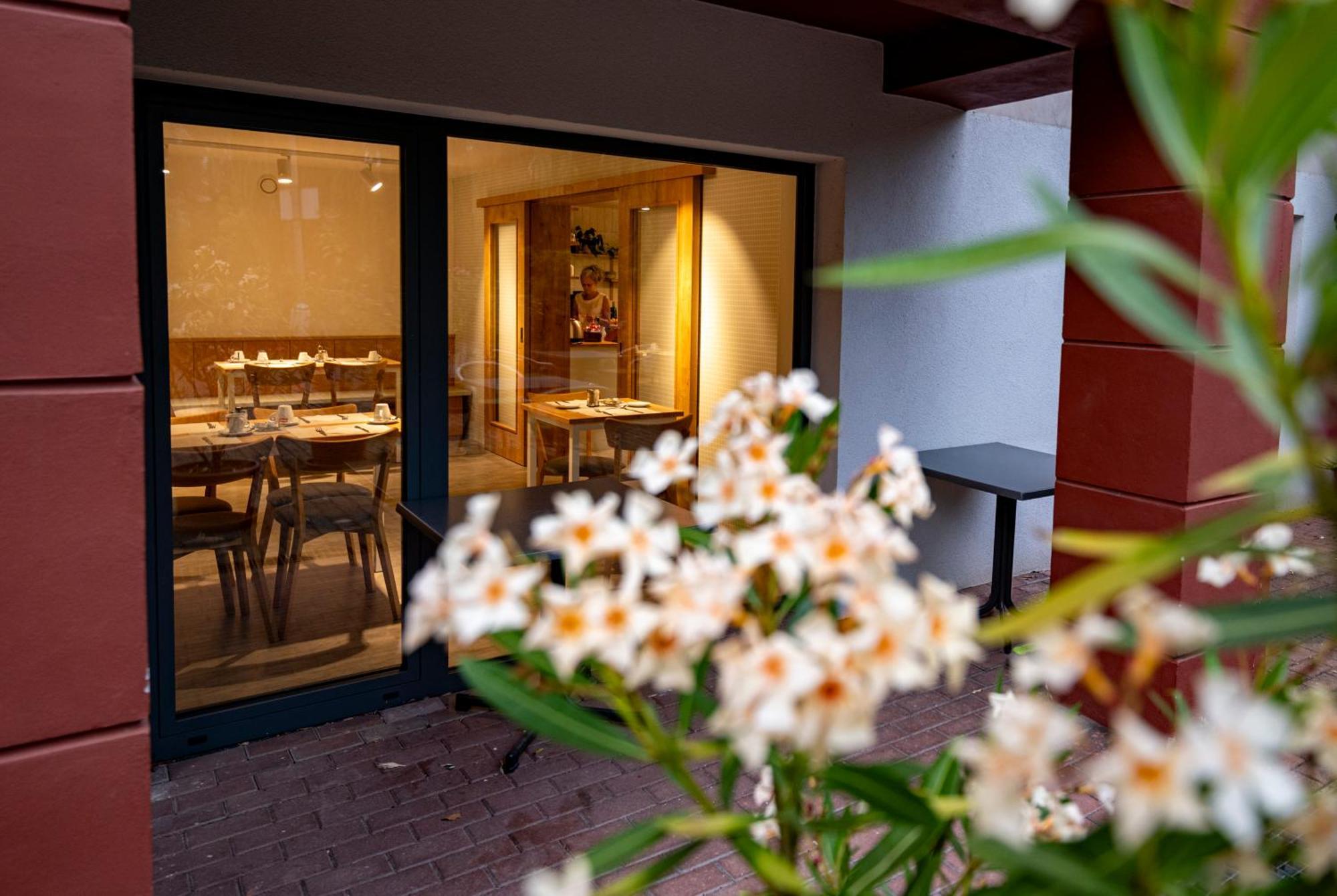 Aparthotel Faust Decin Esterno foto
